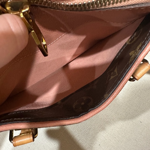 Louis Vuitton Brown Monogram Handbag - Picture 13 of 16